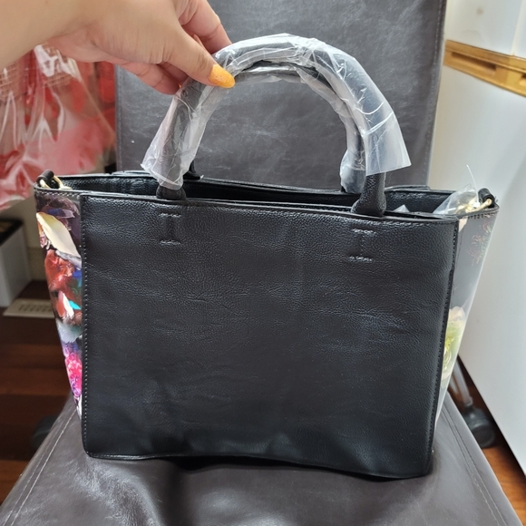 Betsey Johnson XOJayla Bag - Picture 4 of 9